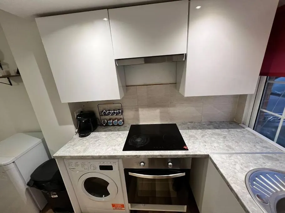 Morden Studio Room Northolt  Apartment
